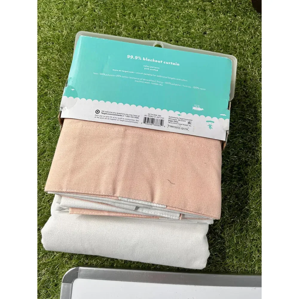 Pillowfort 99.9%‎ Blackout Curtain Pink Scallop 84